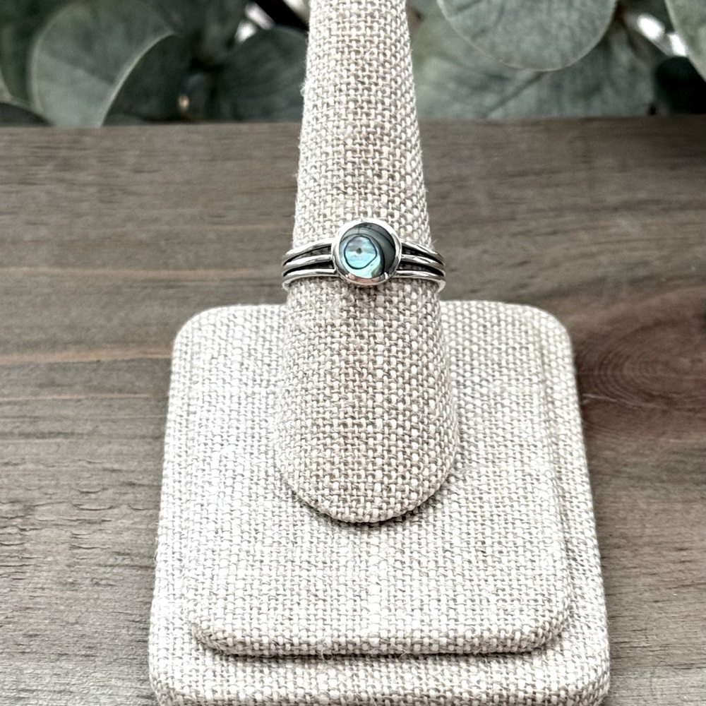 925 Sterling Silver with Abalone Shell Ring! Available in sizes 4-10! NEW! - Picture 2 of 6